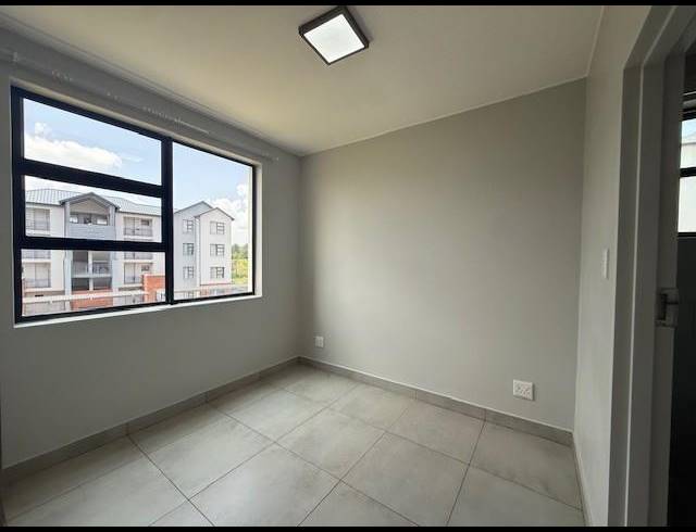 2 BEDROOM APARTMENT FOR SALE IN SILVER LAKES